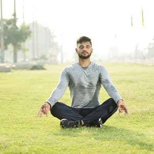 Peaceful Piano Serenades: Meditation in Rain - Easy Listening Piano