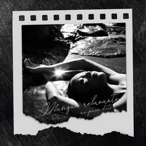 Musique relaxante au piano d'été: Jazz instrumental en arrière-plan dans le café, Piano romantique, Soirées d'été apaisantes - Triste piano musique oasis