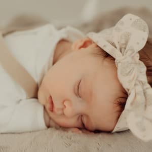 Baby Lullaby Dreams: Bedtime Melodic Journeys - Baby Music Centre
