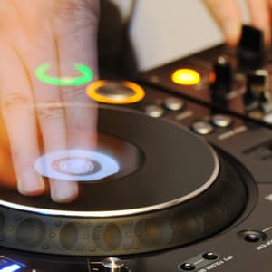 Ambient Music Cat Lullabies: Serene Sleep Delights - Calming Beats