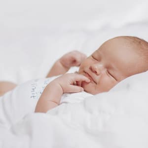 Peaceful Lullaby Melodies to Calm Baby Sleep - Music Ambience
