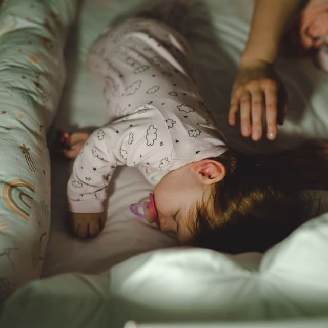 Tranquil Lullaby for Baby's Relaxing Evening - Being Ambient Music Therapy with Binaural Beats