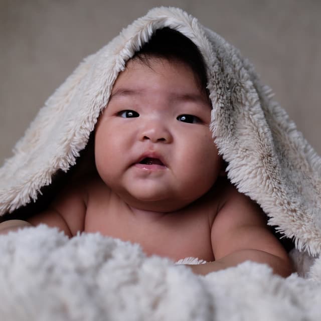 Tranquil Music for Baby Care and Comfort - Feeling Drawings