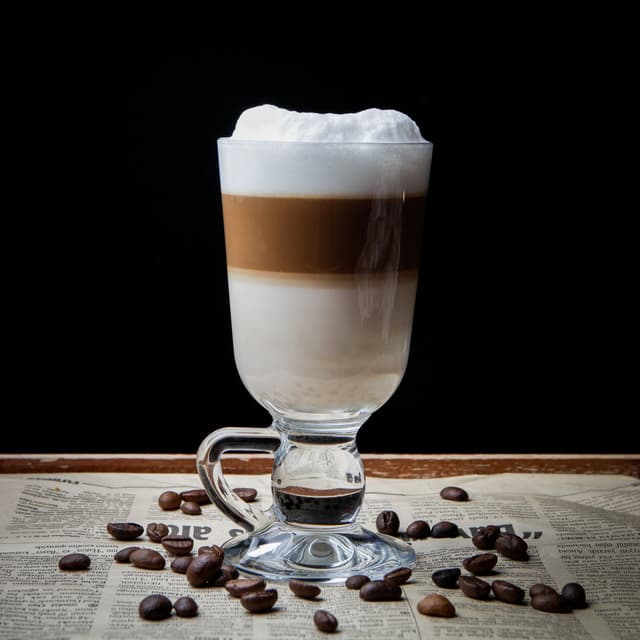 Ambiente Encantador de Piano: Canciones de Amor y Primera Cita, Jazz Elegante para un Día Especial, Una Noche Romántica - Jazz Romántico