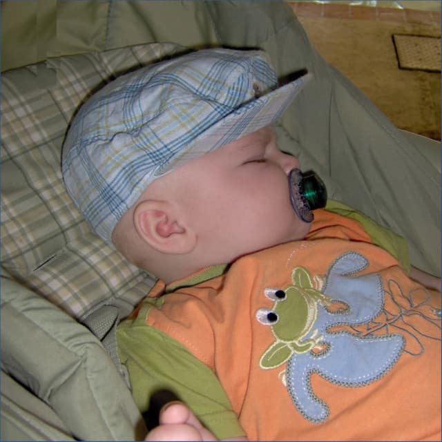 Falling Asleep Listening to the Sounds of the Road and the Rain - Lullaby Land